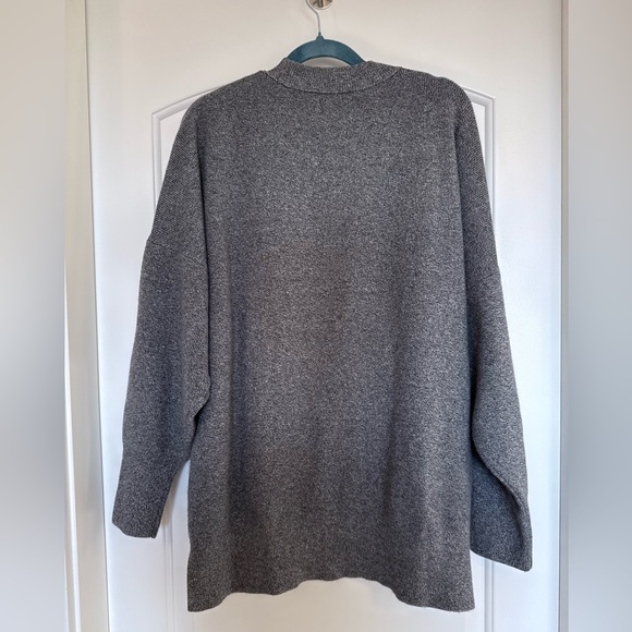 Abercrombie & Fitch Split Hem Business Casual Crewneck Sweater size Large - Picture 9 of 9